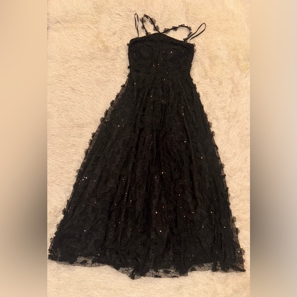 NWOT Eliza J Floating 3D Flowers Halter Style Black Ball Gown Sz 10 - Picture 3 of 6